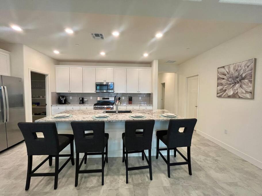 Brand-New, Beautiful & Stylish Home In Sacramento! Exterior foto
